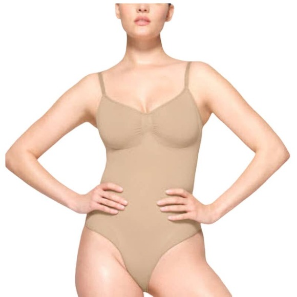 SKIMS Tops - SKIMS SEAMLESS SCULPT, CLAY - SIZE S/M, NWOT